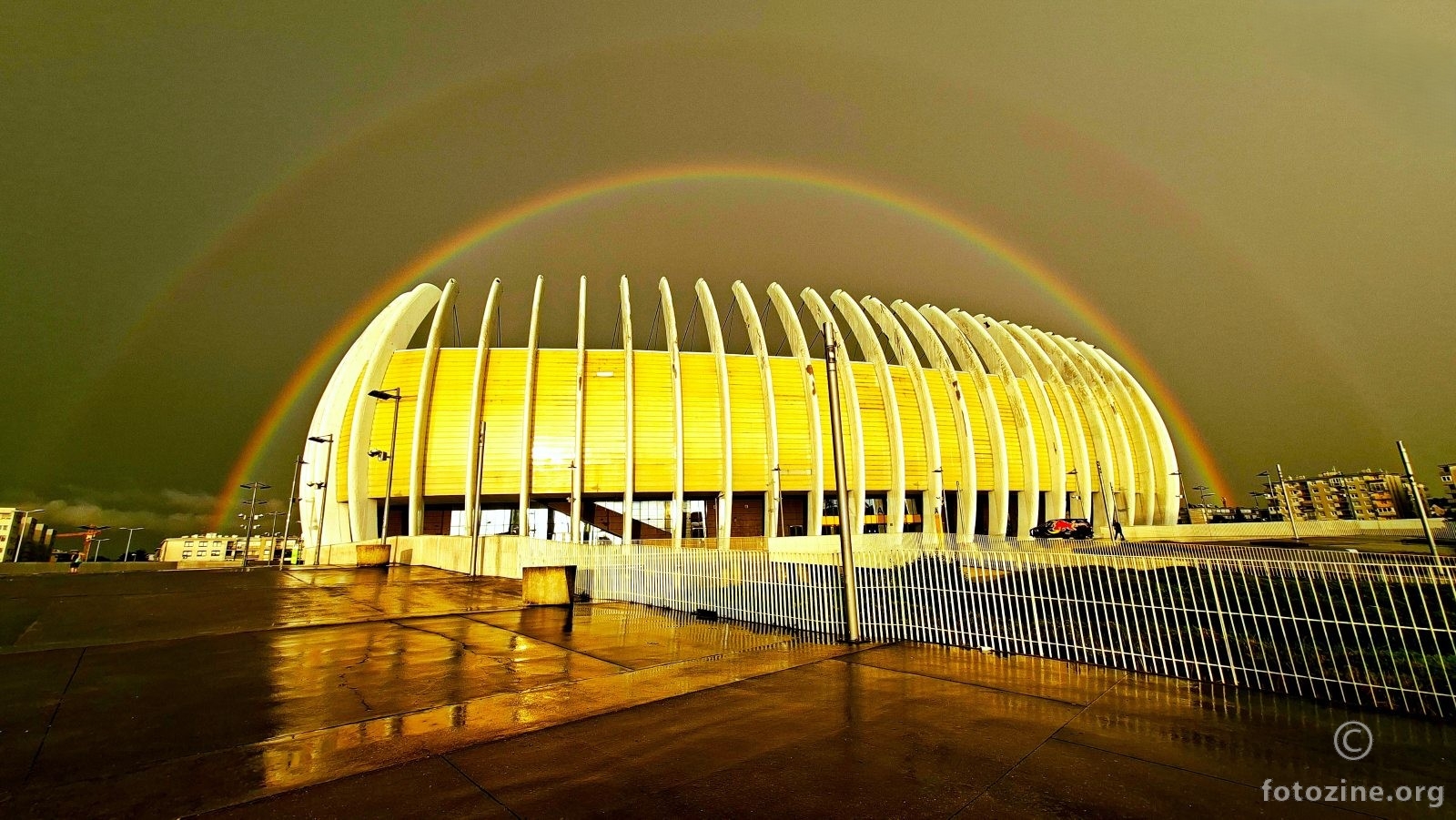 Arena i dvostruka duga