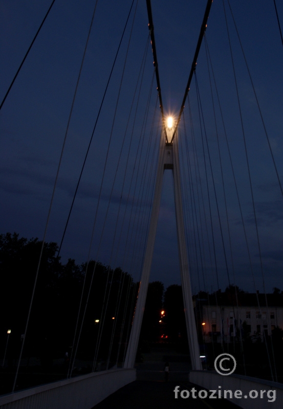 Svjetlo i most