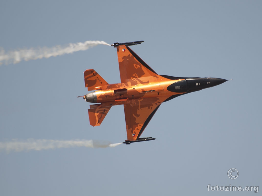Dutch demo F-16AM (druga strana)