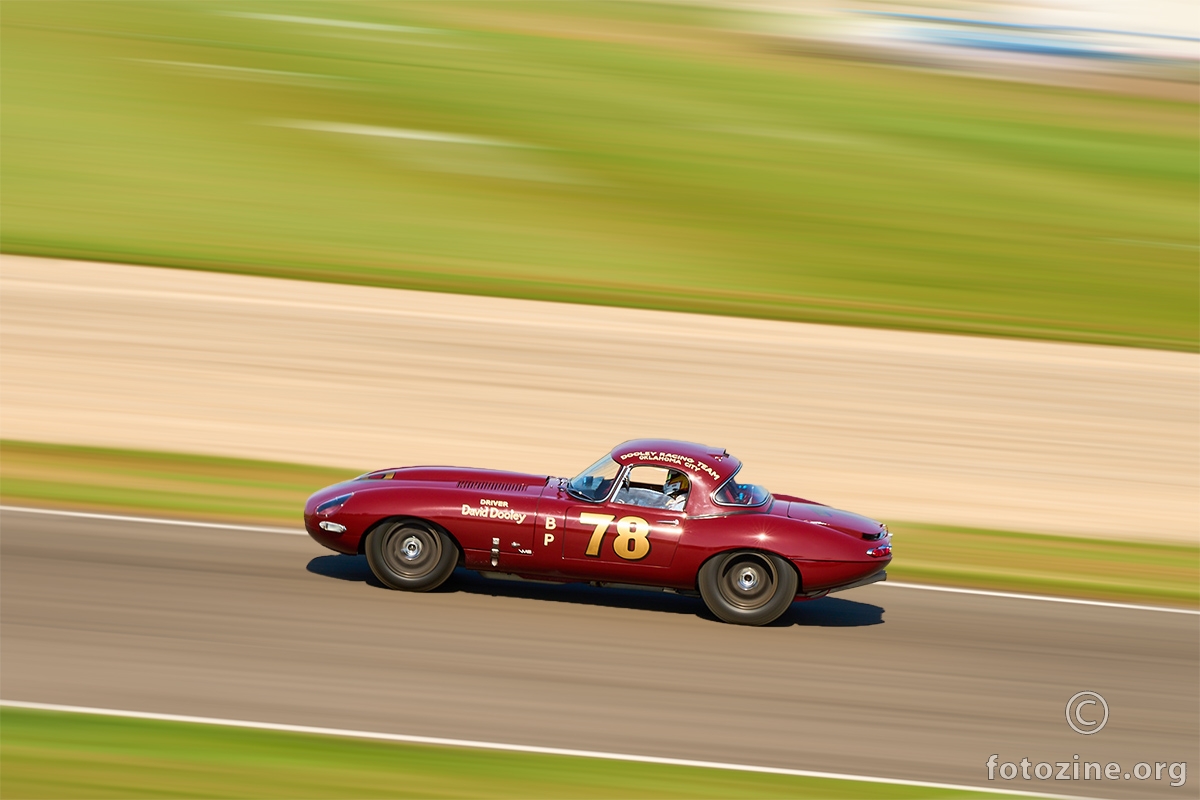 Andy Priaulx i Jaguar E-Type "semi-lightweight"