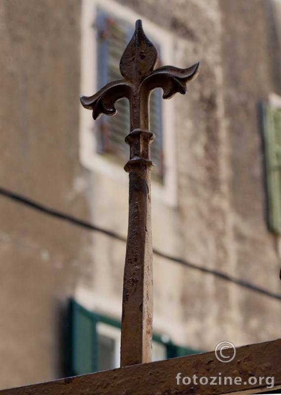 detalj sa ograde Sv.križa