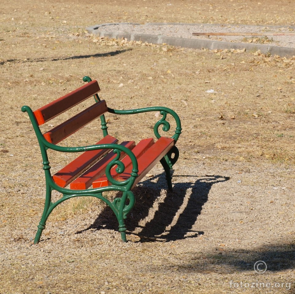 klupa na suncu