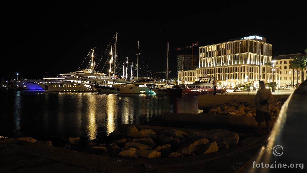 u vrelini noći