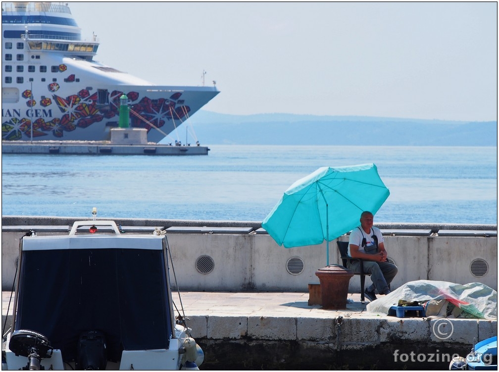 sunce ovog neba prejako grije