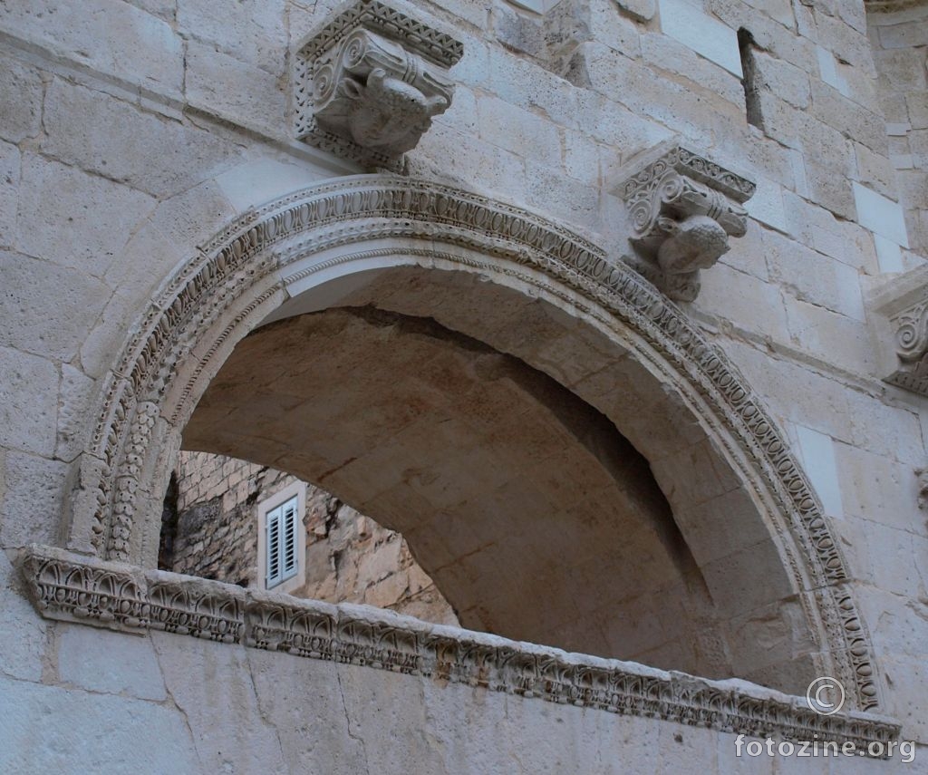 porta aurea