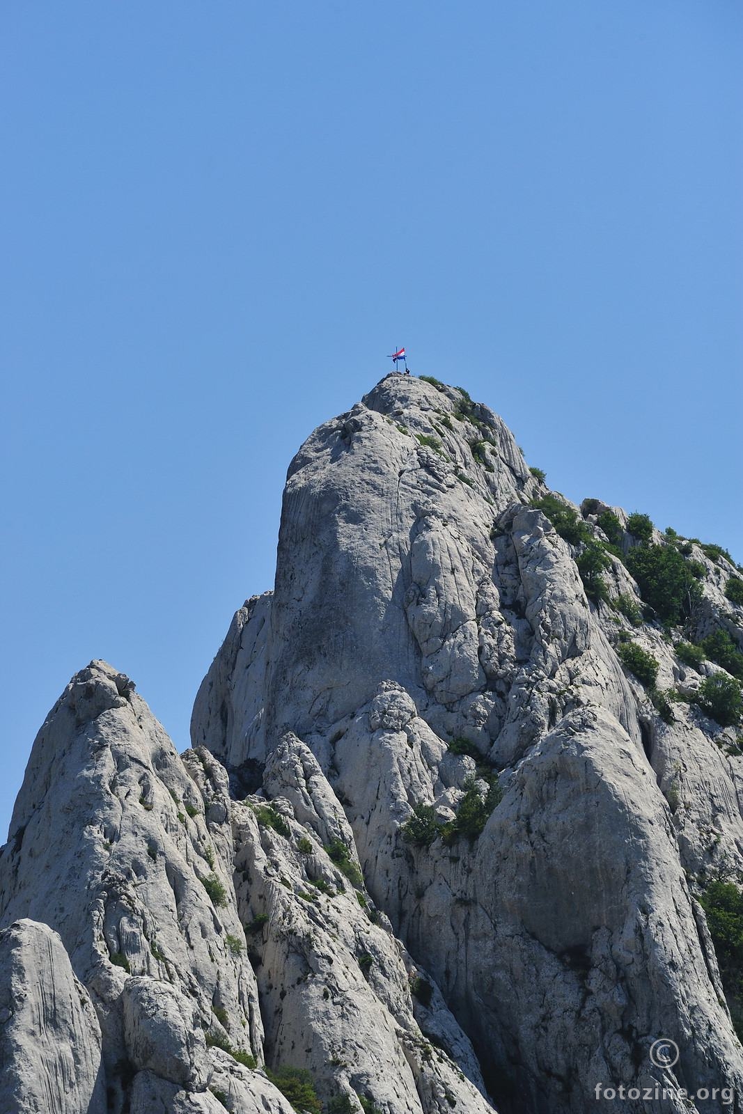 Vrh hrvatske zastave