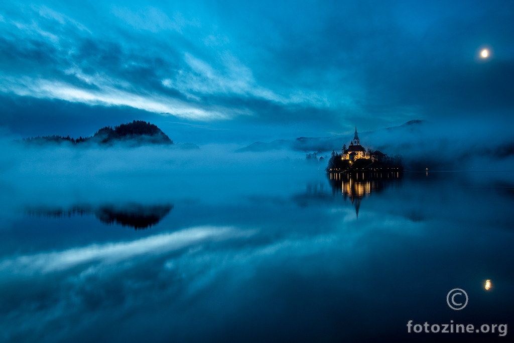 Dva bledska Mjeseca.