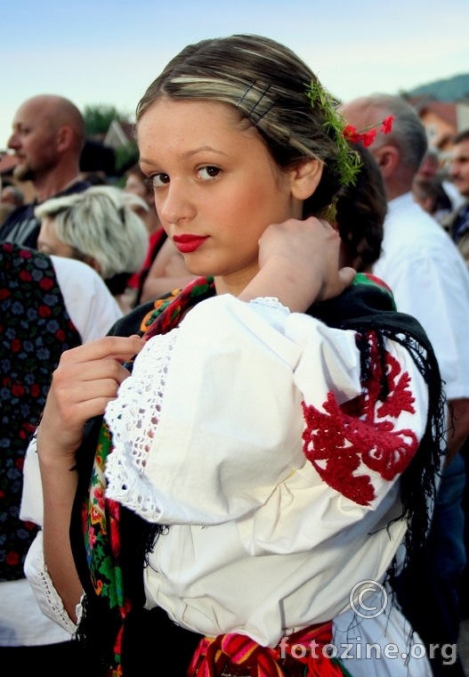 ...lipa cura iz sokaka moga...
