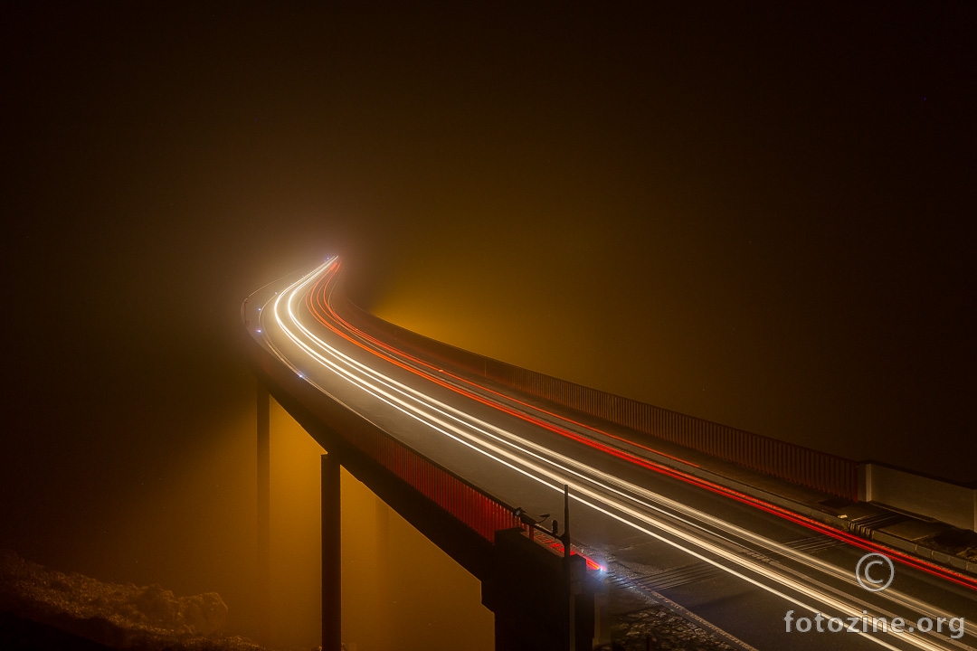 Stari Maslenički most u magli 