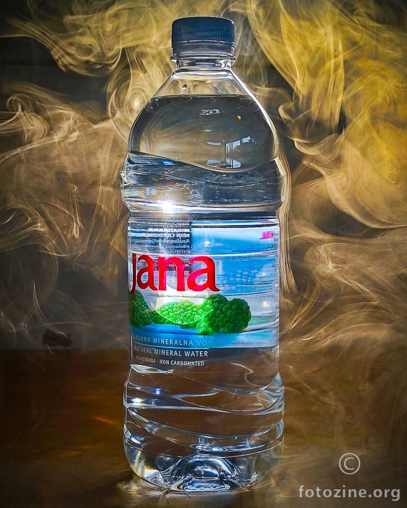 Igra svjetla i dima