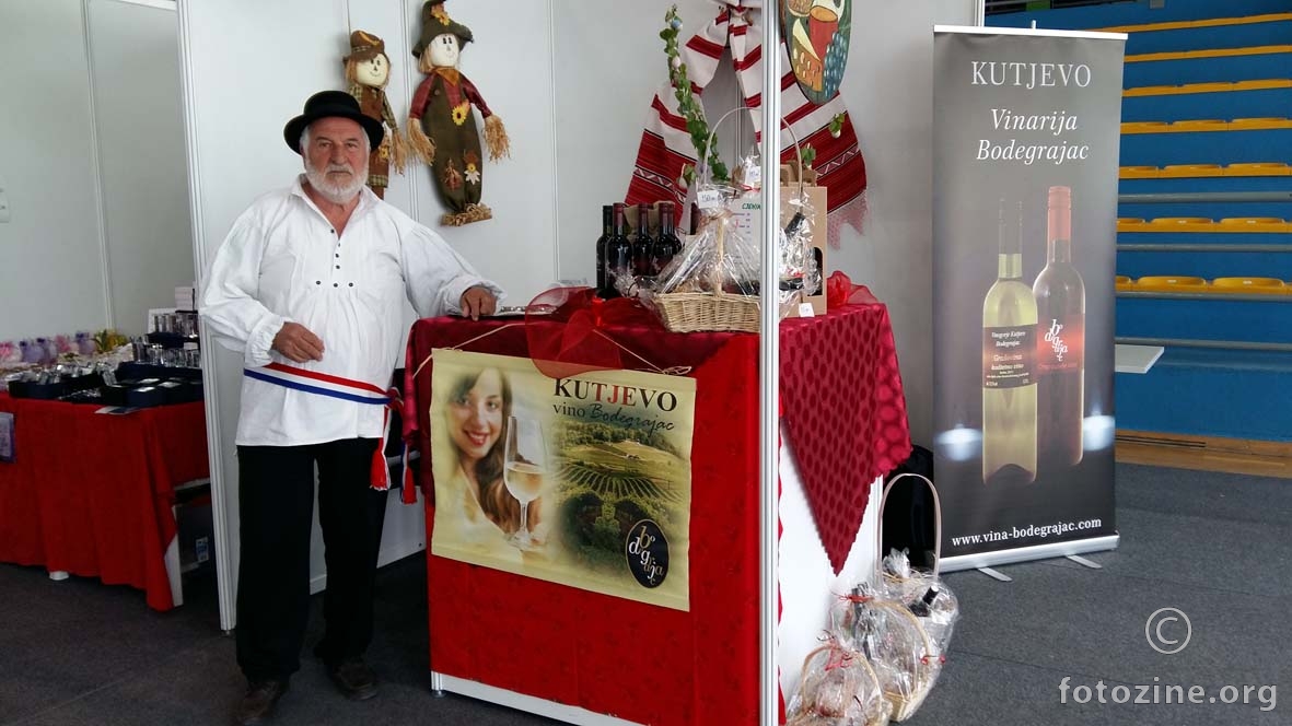 Obrtnički sajam suvenira i vina u Crikvenici