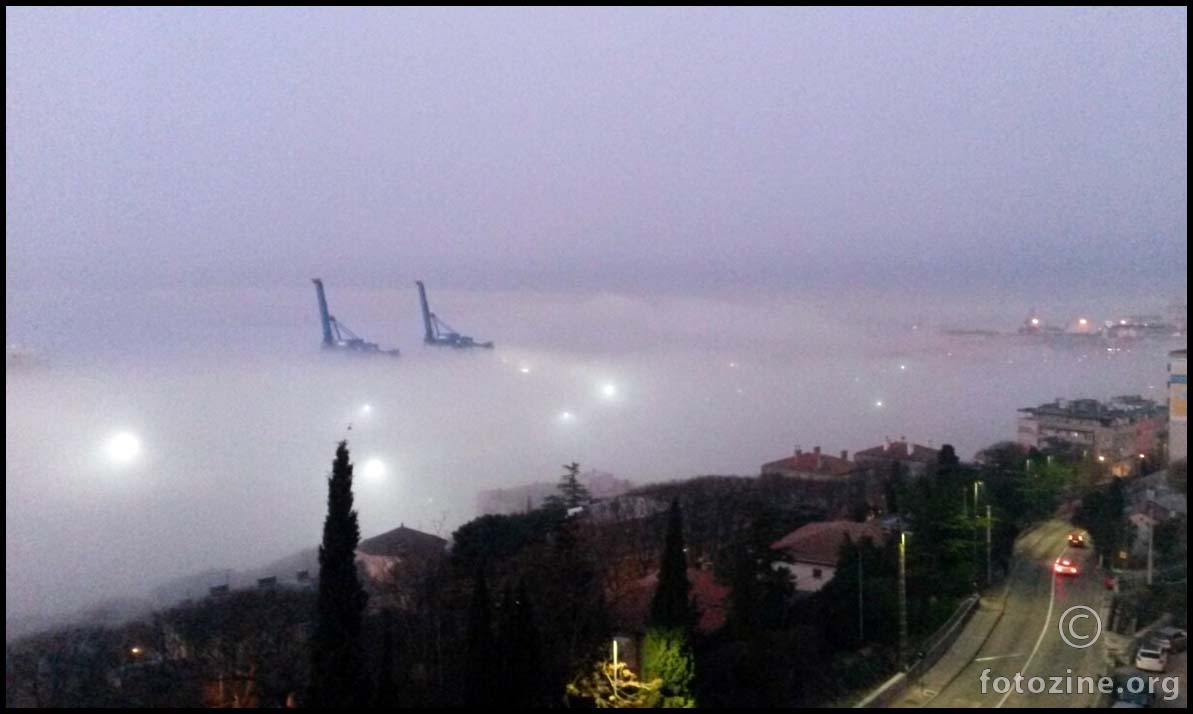 magla u Riječkoj luci