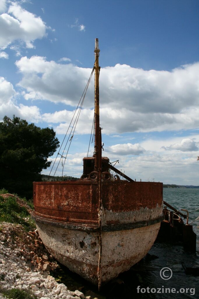 old fishboat