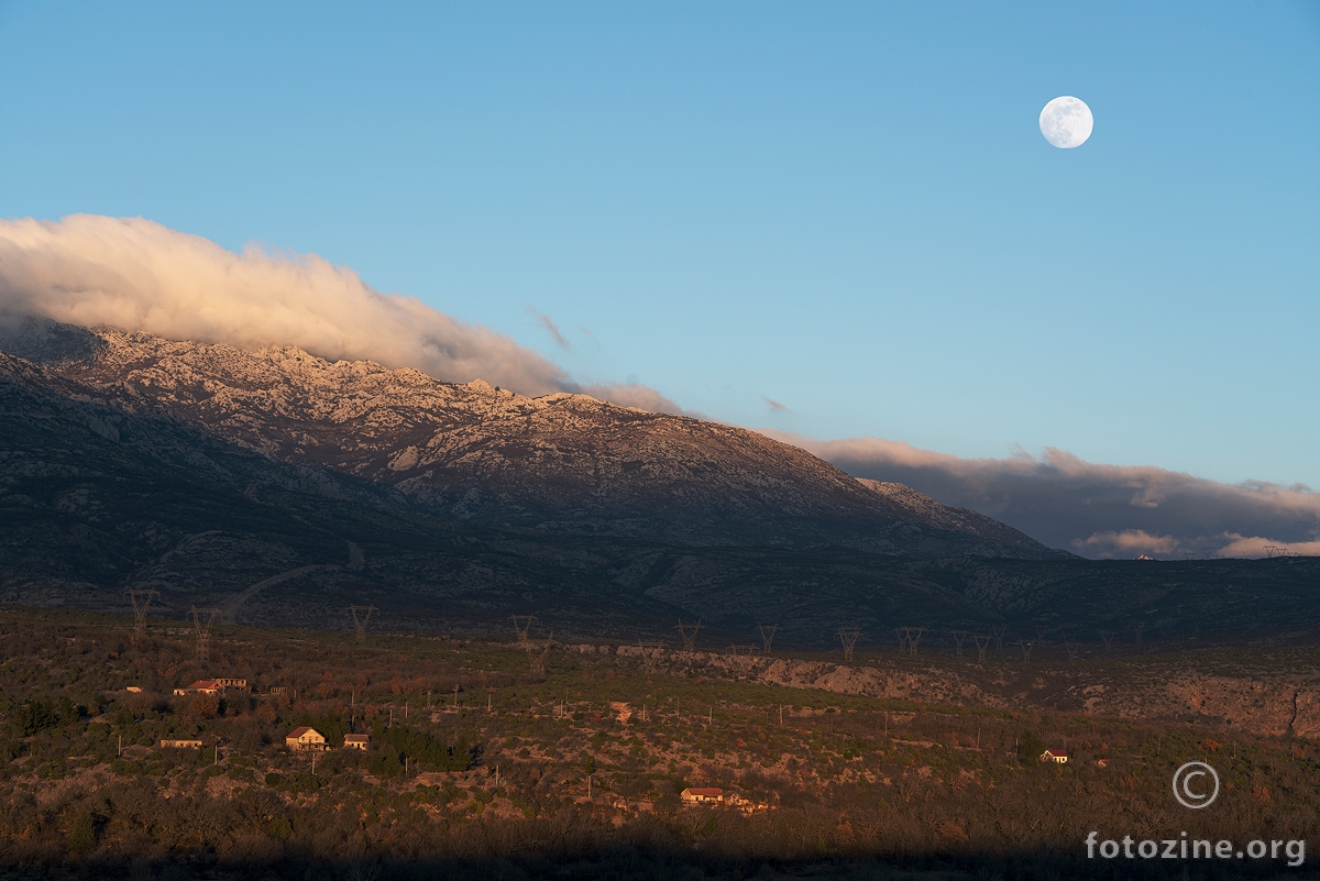 Velebit i mjesec