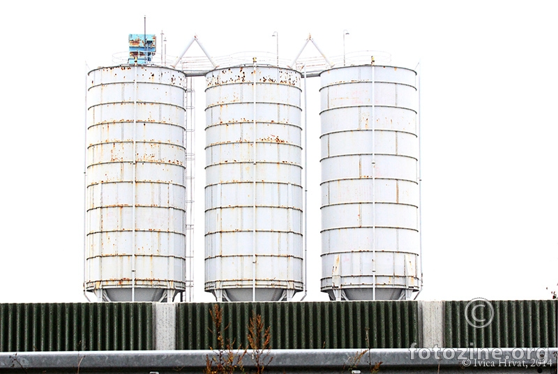 Industrija