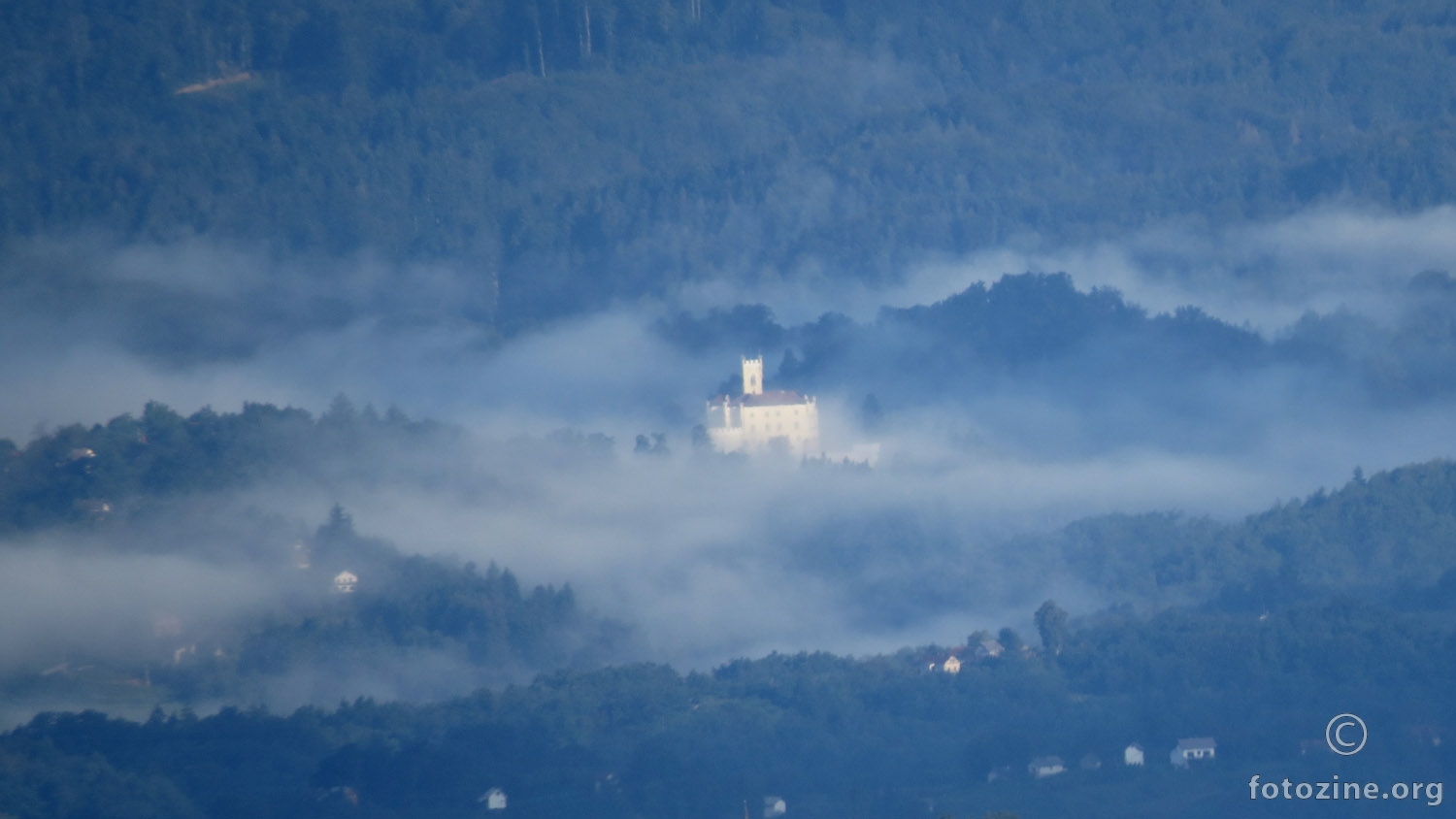 Ranojutarnji pogled s vrha Ivanščice
