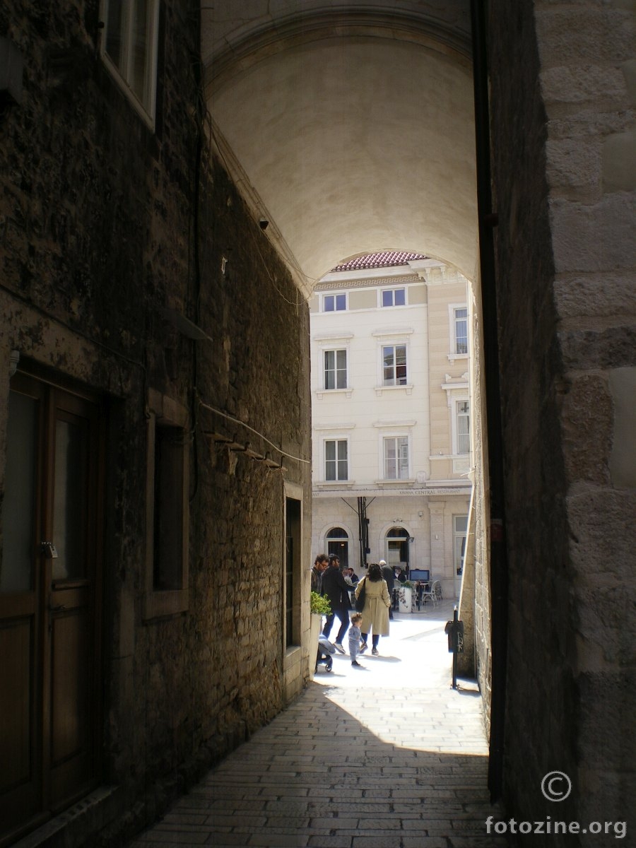 IMGP0010_ U prolazu