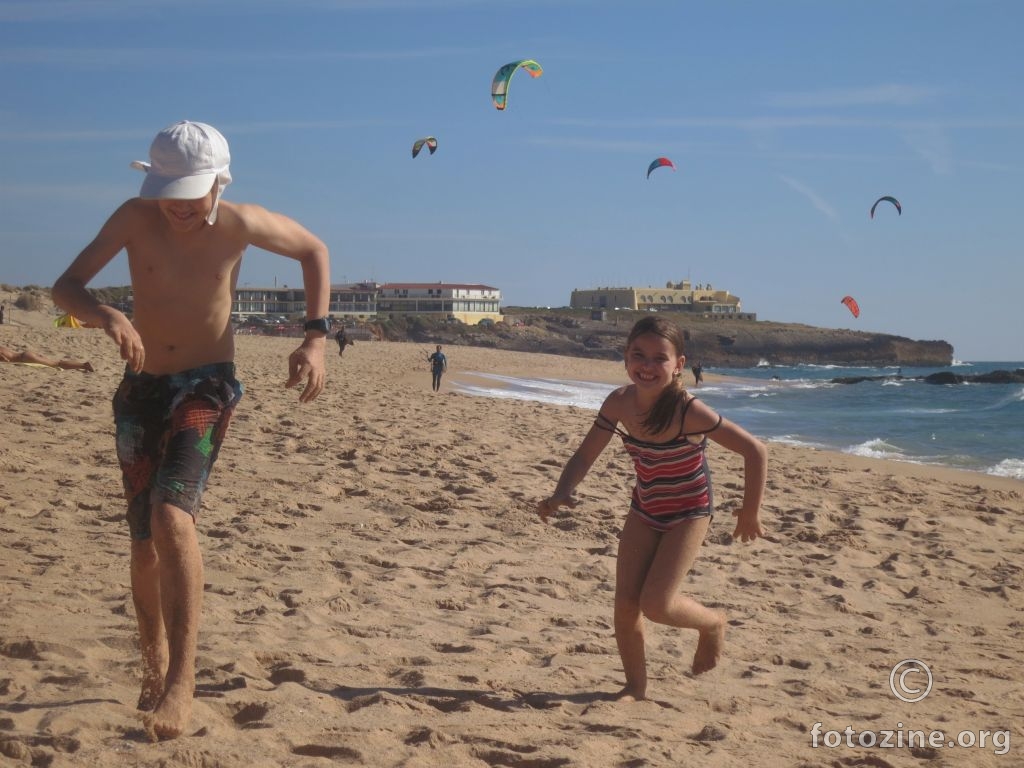 na plaži oceana