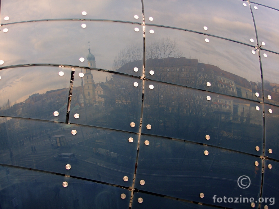 točka, točka, točkica gotova je zgradica