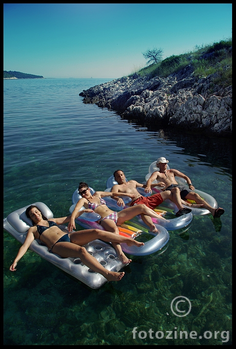 Toplo je em ti mater