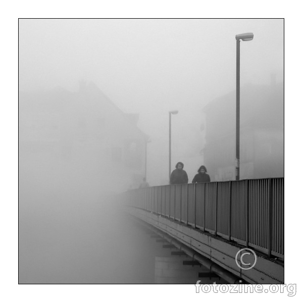 magla na mostu