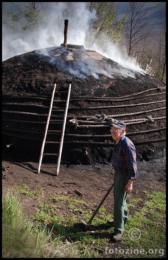 Izrada drvenog ugljena