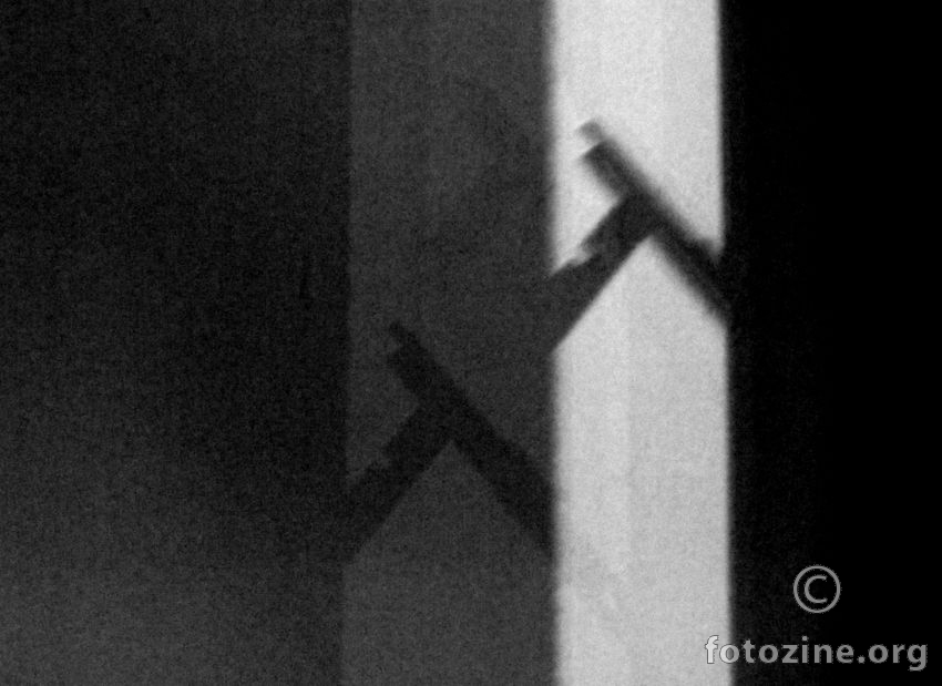 sunčeva svjetlost kroz prozor s dvostrukim staklom