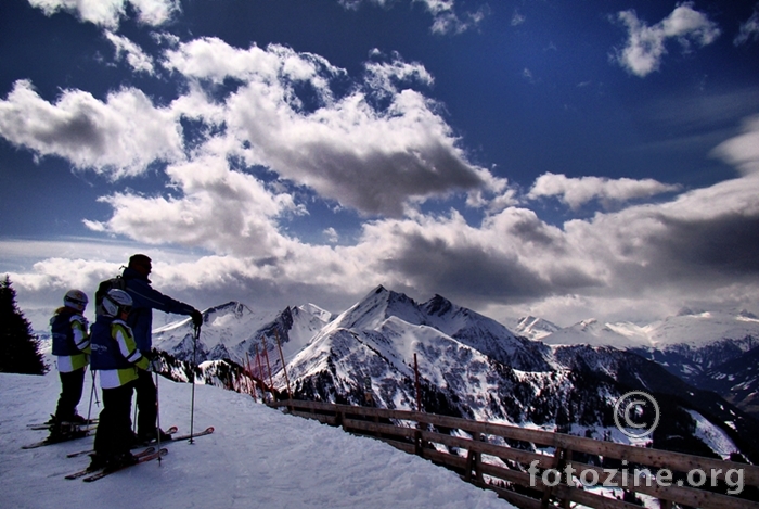 <i>sl. br. 15045</i>