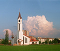 crkva i oblak